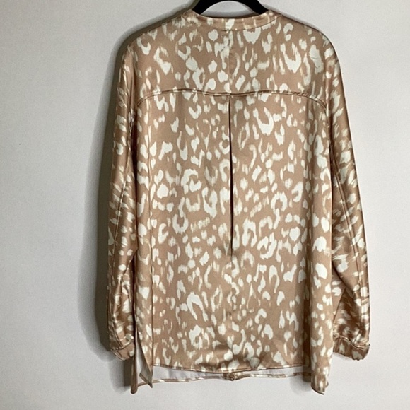 Black Label by Chico's Printed Tan/Cream Blouse/Shirt/Top in Size Large - Picture 6 of 13